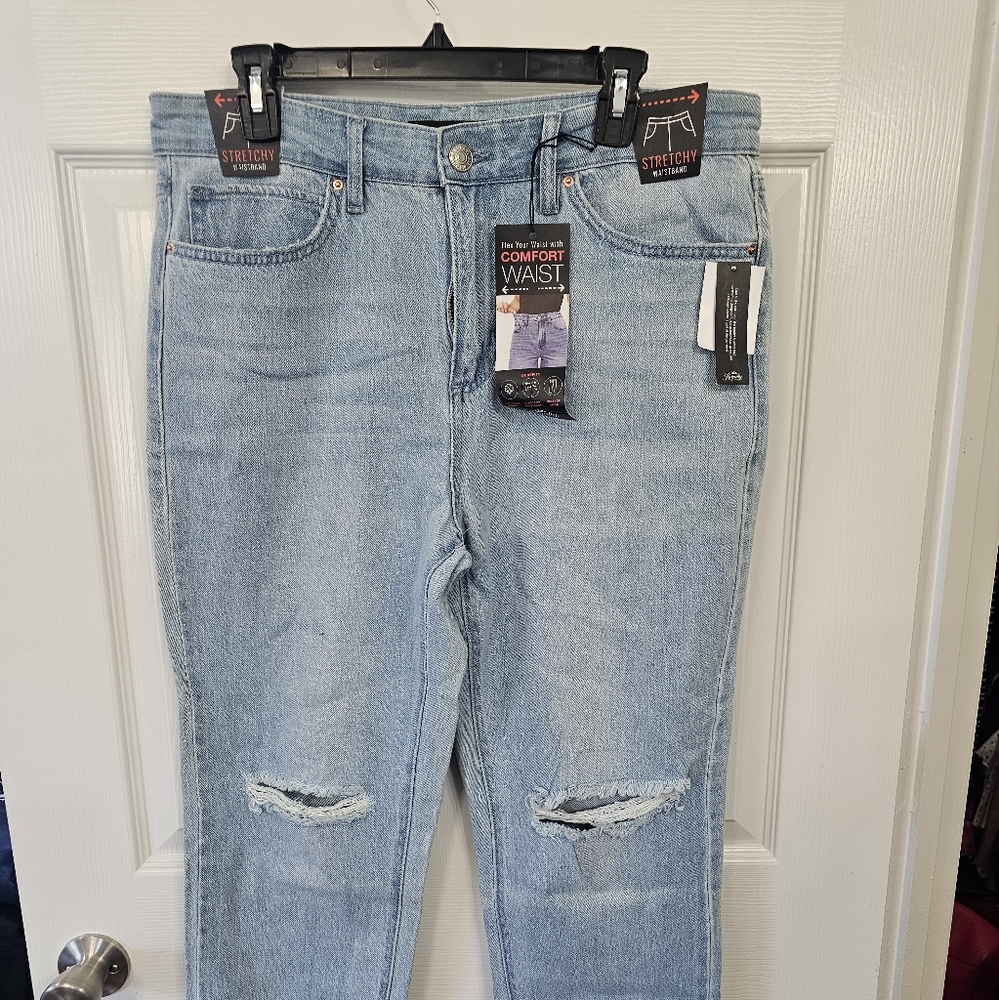 Light washed Distressed Mom Jeans